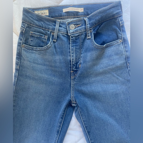 Brand new Levi’s jeans with open leg - Picture 3 of 7
